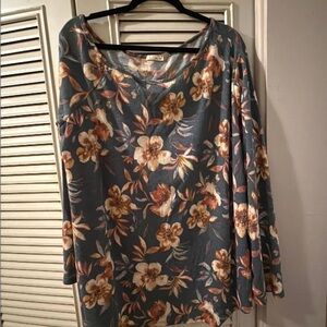 E. Luna Asymmetrical Top